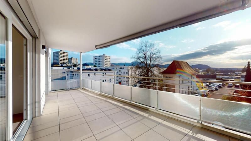 Moderne 4.5-Zimmerwohnung mit 21 m² Terrassenfläche (10)