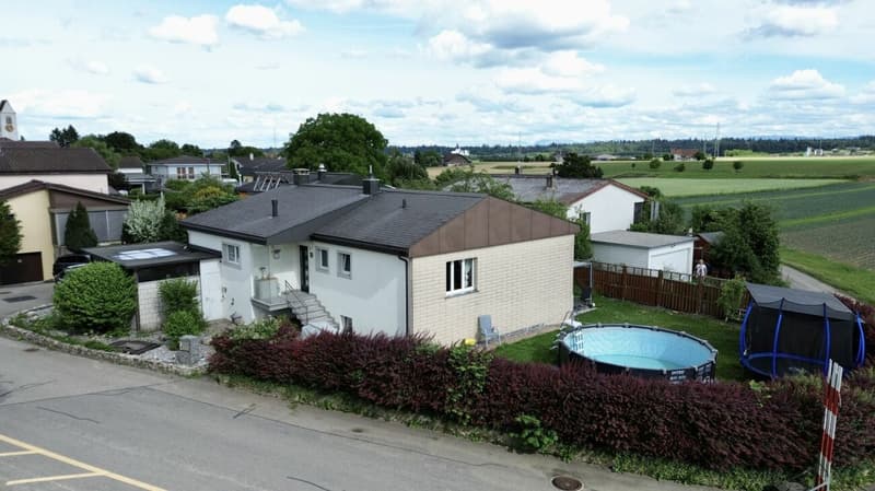 Ein Haus, zwei Möglichkeiten - Familienparadies mit Potenzial (1)