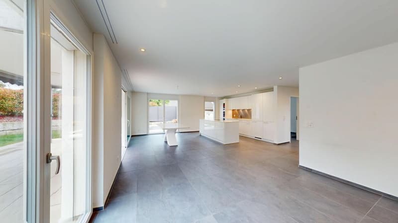 Grosszügiges Einfamilienhaus mit Garten, Balkon und hochwertiger Ausstattung (5)