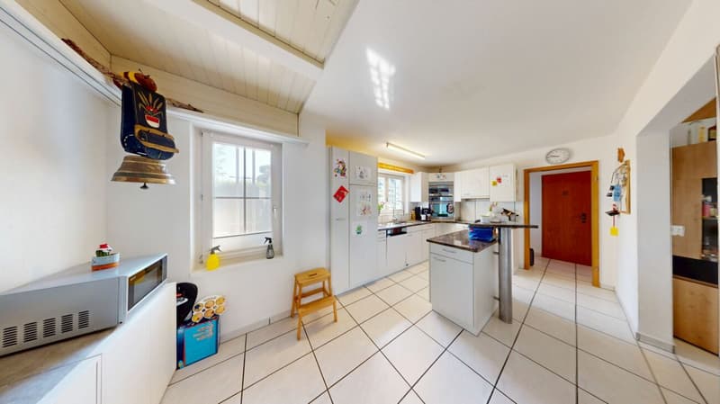 Charmantes 5.5-Zimmer Doppeleinfamilienhaus mit traumhaftem Garten & 3 Tiefgaragenparkplätzen in Wohlen AG (6)