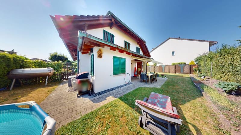 Charmantes 5.5-Zimmer Doppeleinfamilienhaus mit traumhaftem Garten & 3 Tiefgaragenparkplätzen in Wohlen AG (17)