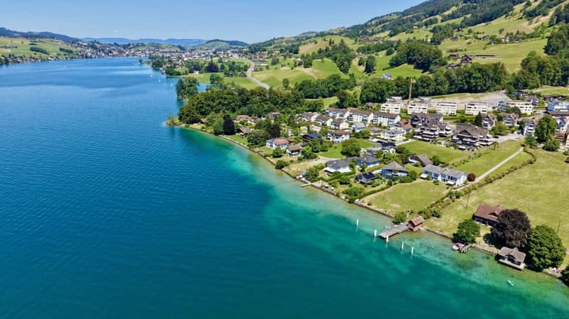 Exklusive 4.5-Zimmer-Wohnung in Greppen - Wohnen mit See- und Bergblick (20)