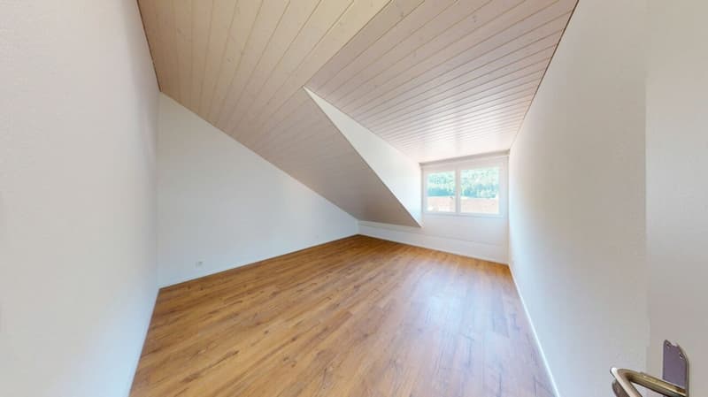 Erstbezug! Exklusive 3.5 Zimmer Maisonettewohnung mit grosser Galerie & Aussicht (10)