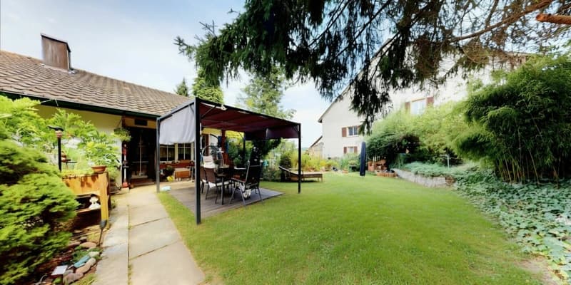Ein Garten zum Verlieben! Freistehendes Einfamilienhaus mit viel Potenzial (2)