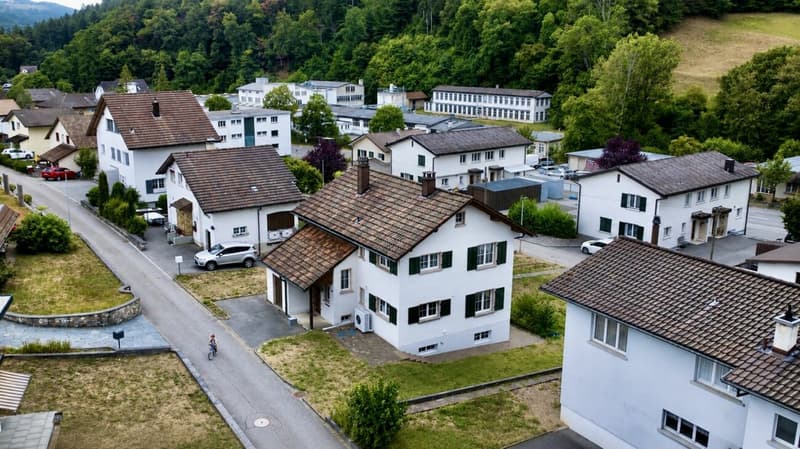 Einziehen statt renovieren - komplett kernsaniertes Einfamilienhaus in Mümliswil (2)