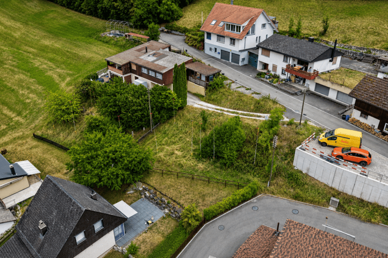 Bauland mit Neubauprojekt für vier Kleinhäuser an sonniger Waldrandlage (5)