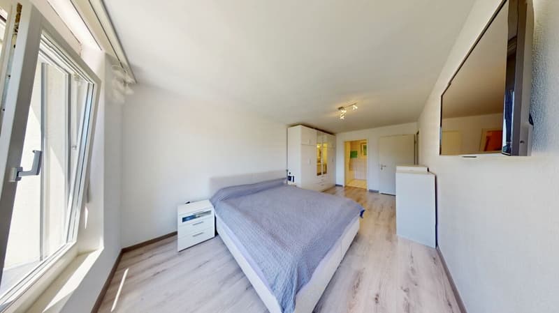 Exklusive 4.5-Zimmer-Wohnung in Greppen - Wohnen mit See- und Bergblick (10)