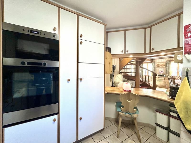 Modernisiertes Einfamilienhaus mit hochwertigem Neubau-Anbau und 3 Einstellplätzen! (14)