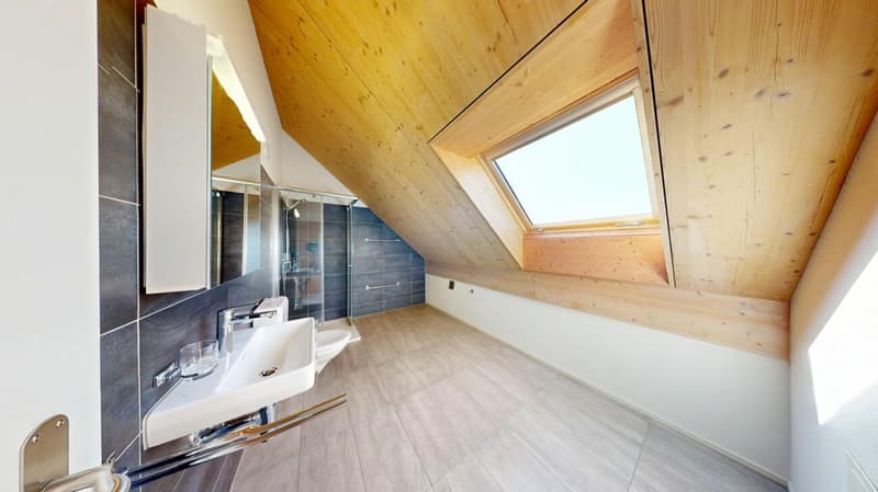 Wohnen wie im Einfamilienhaus: 5.5-Zimmer-Maisonette auf 168 m² nahe der Aare (14)