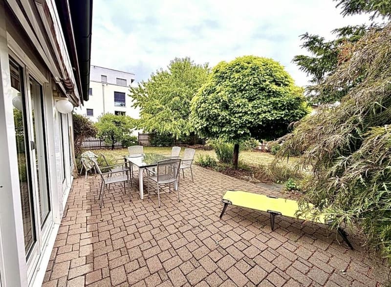 Attraktives Einfamilienhaus mit gepflegtem Garten in Dintikon! (9)
