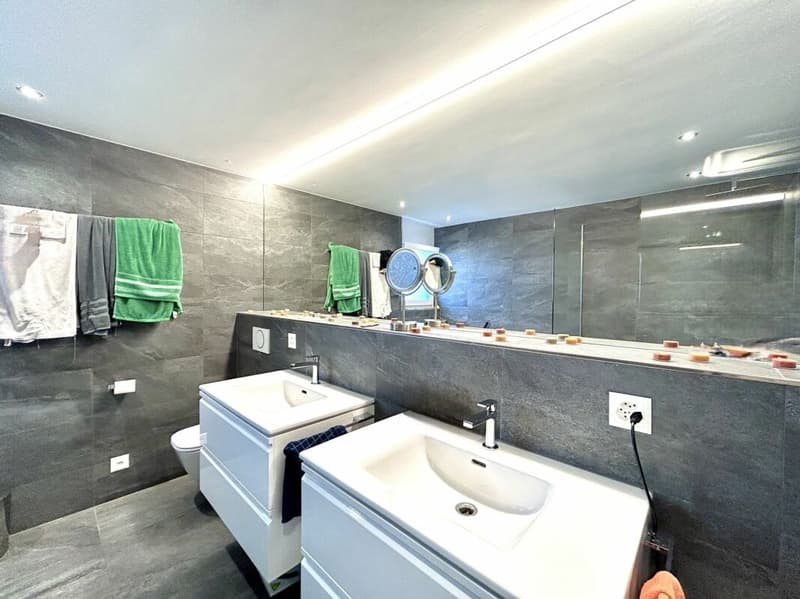 Hochwertiges Wohnen mit Whirlpool in moderner 6.5-Zimmer-Wohnung in Gümmenen! (16)