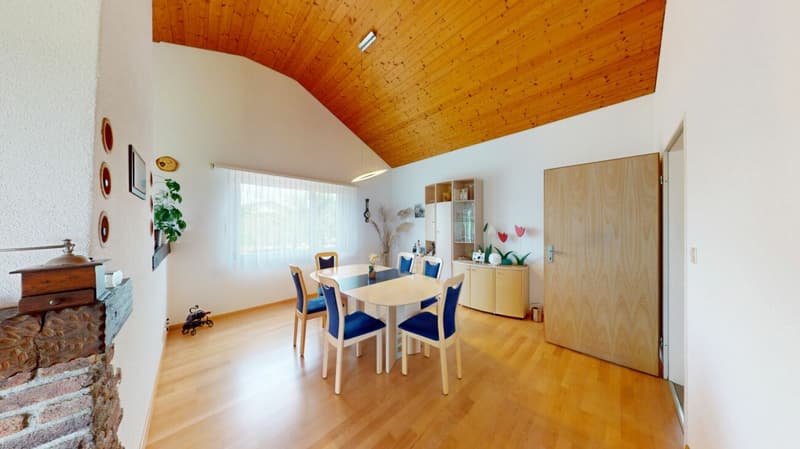 Charmantes 5.5 Zimmer Einfamilienhaus mit Alpenblick und traumhaftem Garten (5)