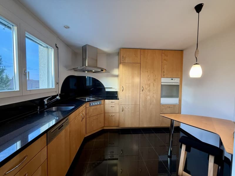 Grosszügig wohnen mit Bergsicht - 5.5-Zimmer-Maisonette in Römerswil (6)