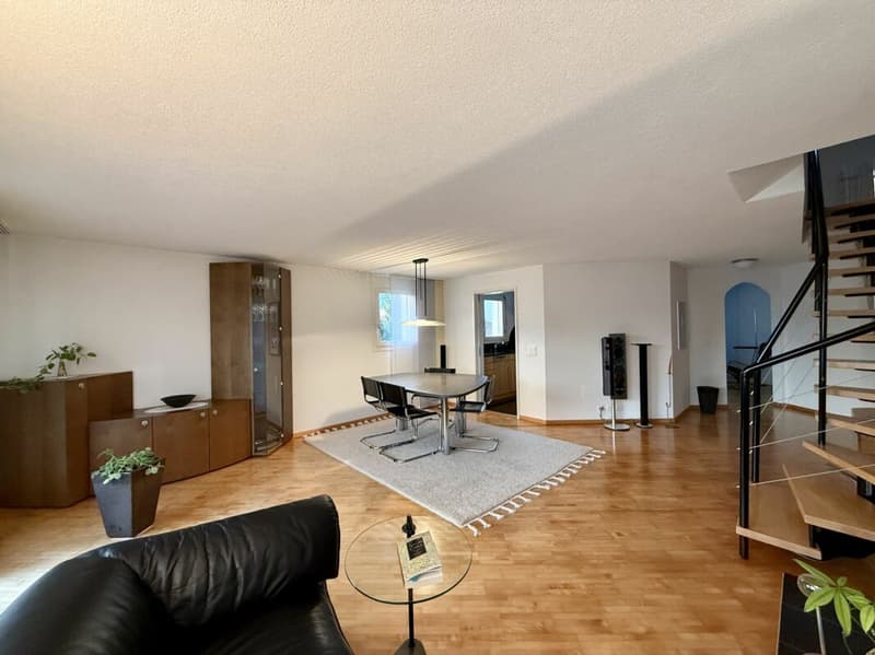 Grosszügig wohnen mit Bergsicht - 5.5-Zimmer-Maisonette in Römerswil (5)