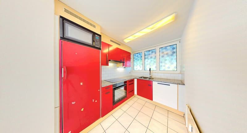 Wohnen auf zwei Ebenen! Charmante 3.5 Zimmer Maisonette mit Blick ins Grüne (6)