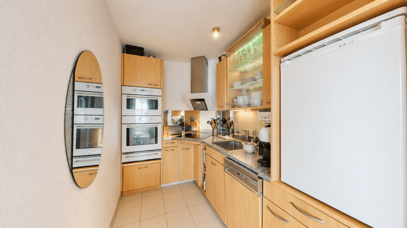 Modernisierte 2.5-Zimmer-Wohnung an zentraler Lage (3)