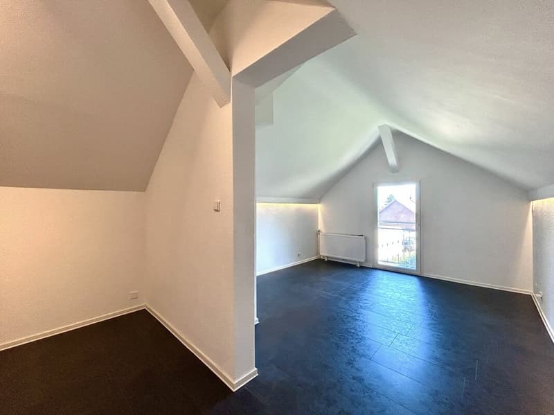 Kernsanierte 4.5-Zimmer-Maisonettewohnung mit Bergsicht! (5)