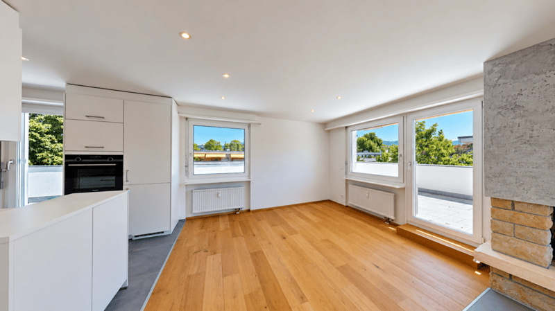 Modernisierte Attikawohnung mit traumhafter 360°-Terrasse (5)