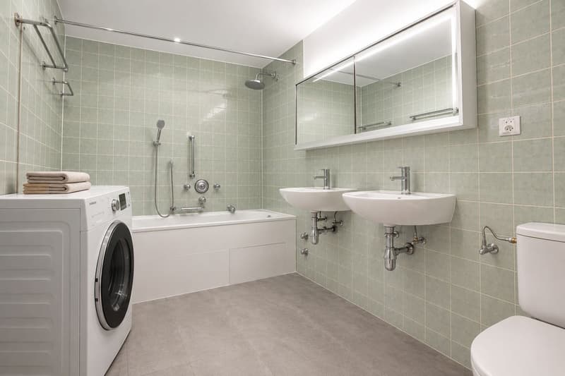 RARE: unique 4.5 room apartment in a private residence/spacieux 4.5 pièces dans une résidence privée (6)