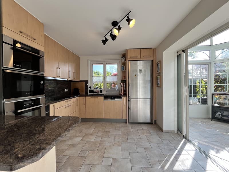 Belle maison familiale 5,5 pièces avec jardin, terrasse et 2 places de parking - Exclusivité ! - (3)