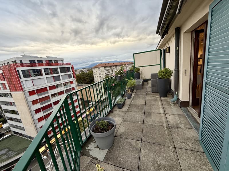 Appartement 4,5 pièces en attique situé dans le quartier de Saint-Gervais. (11)