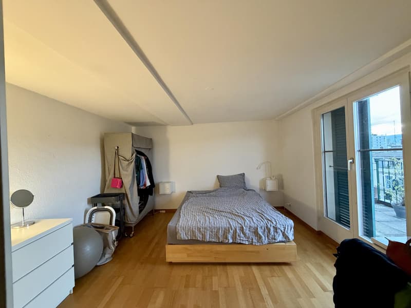 Appartement 4,5 pièces en attique situé dans le quartier de Saint-Gervais. (8)
