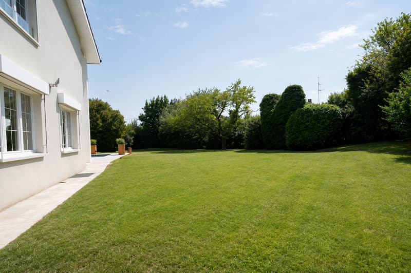 EXCLUSIVITÉ à MIES ? PROPRIÉTÉ D'EXCEPTION DE 8 PIÈCES (4)