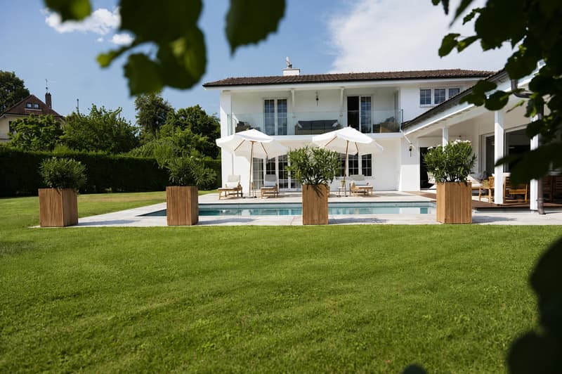 EXCLUSIVITÉ à MIES ? PROPRIÉTÉ D'EXCEPTION DE 8 PIÈCES (3)
