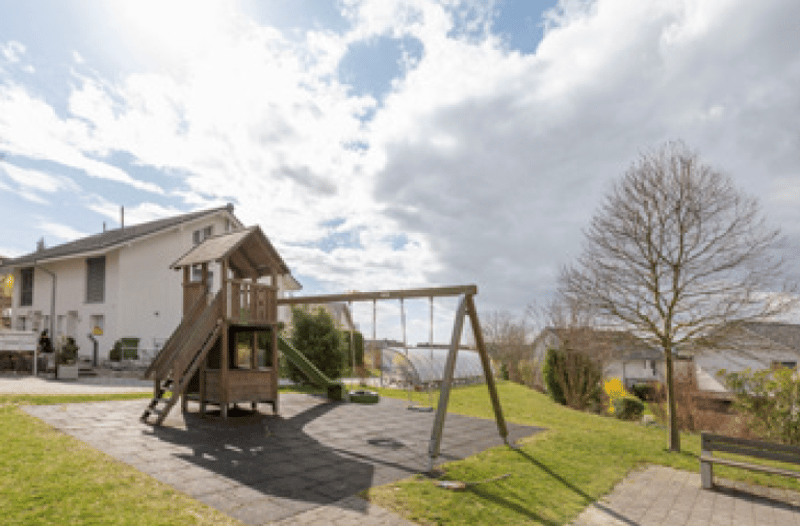 Charmantes 5.5-Zimmer-Doppeleinfamilienhaus in Lyss (28)