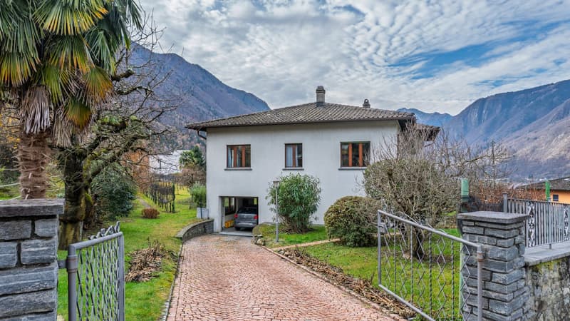 Ampia Casa con Giardino a Roveredo (1)