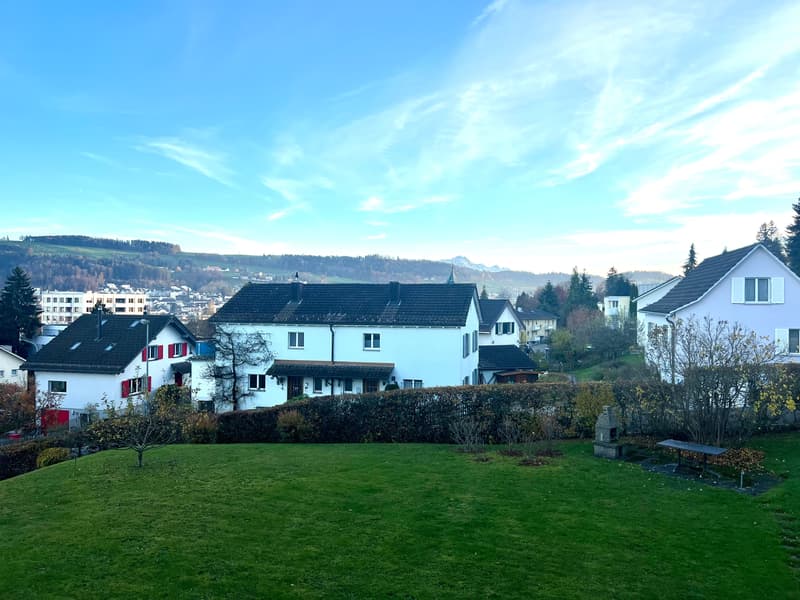 Affascinante appartamento di 4.5 locali con balcone a Wittenbach (6)