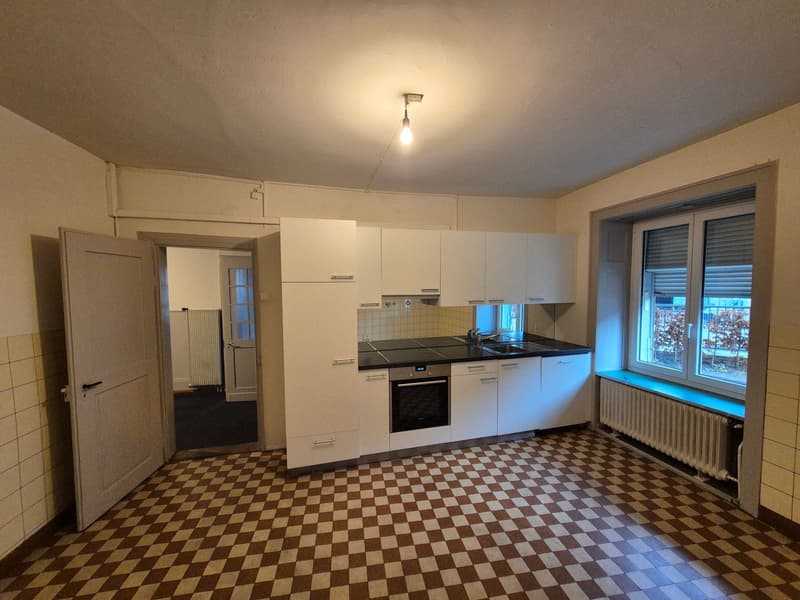 Altbau 4.5-Zimmer Wohnung mit Charme sucht neue Bewohner (3)