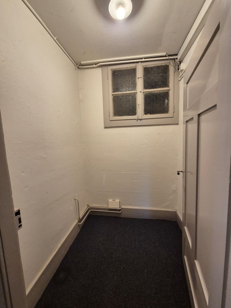 Altbau 4.5-Zimmer Wohnung mit Charme sucht neue Bewohner (12)