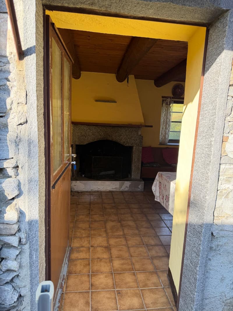Vollständig Ausgebautes Rustico am Monte Comino (2)