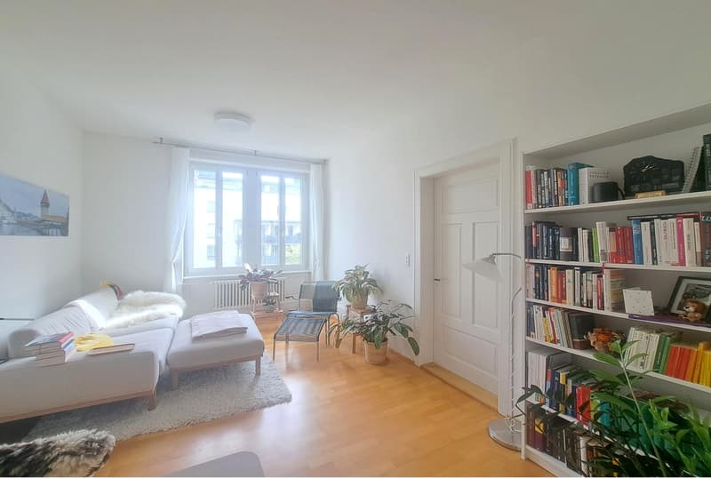 Charmante 4-Zimmer-Altbauwohnung im Herzen von Baden (2)