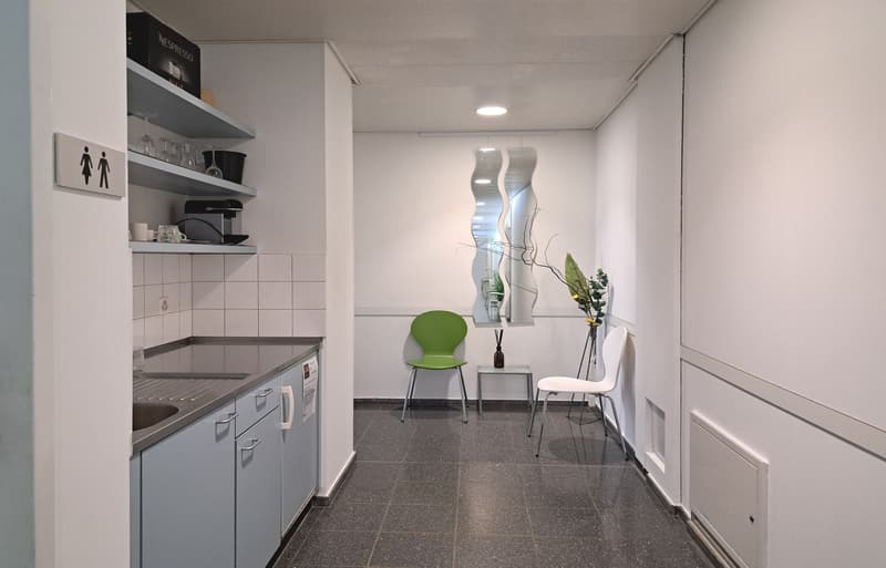 35qm Heller freundlicher Praxisraum - Nähe Kantonsspital Baden (7)