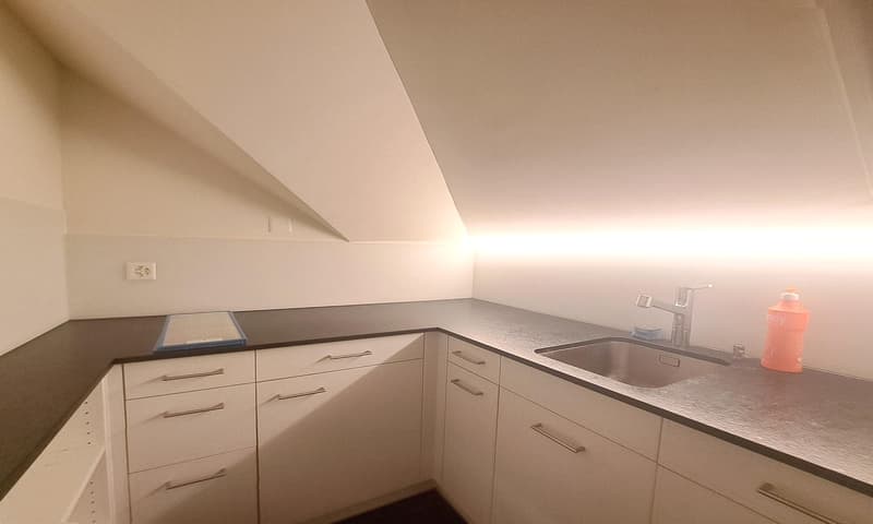35 m²  Charmante Dachgeschosswohnung im Herzen von Baden (2)