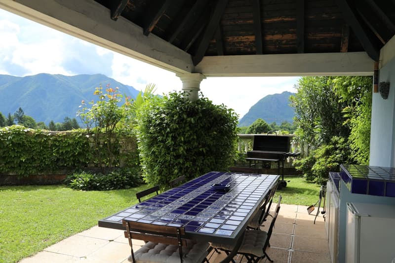 Exklusive Panoramavilla mit Seeblick auf den Luganersee und Swimmingpool (4)