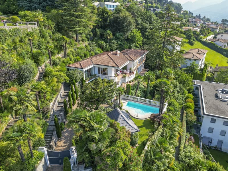 Villa panoramica con vista Lago di Lugano e piscina (3)