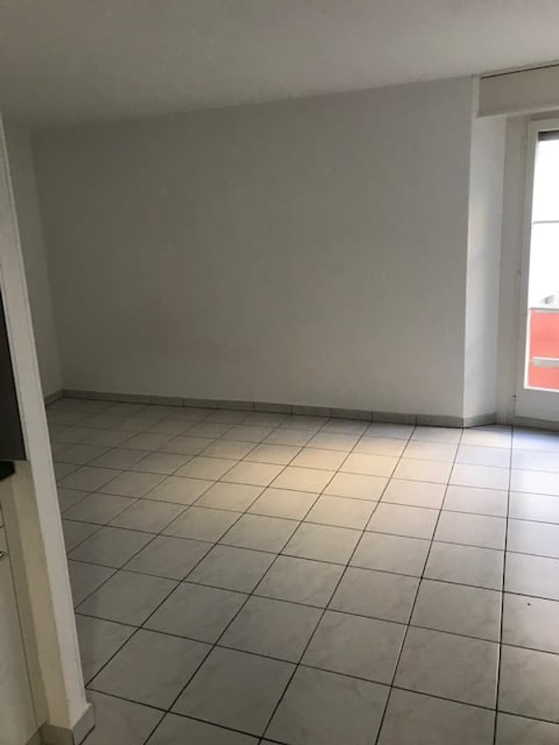 Studio rénové au cœur de Neuchâtel (2)