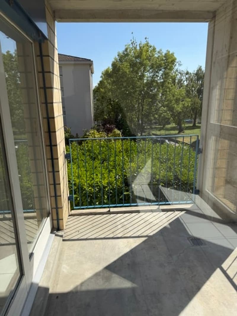 Appartement 4.5 pièces rénové avec balcon à CRESSIER (18)