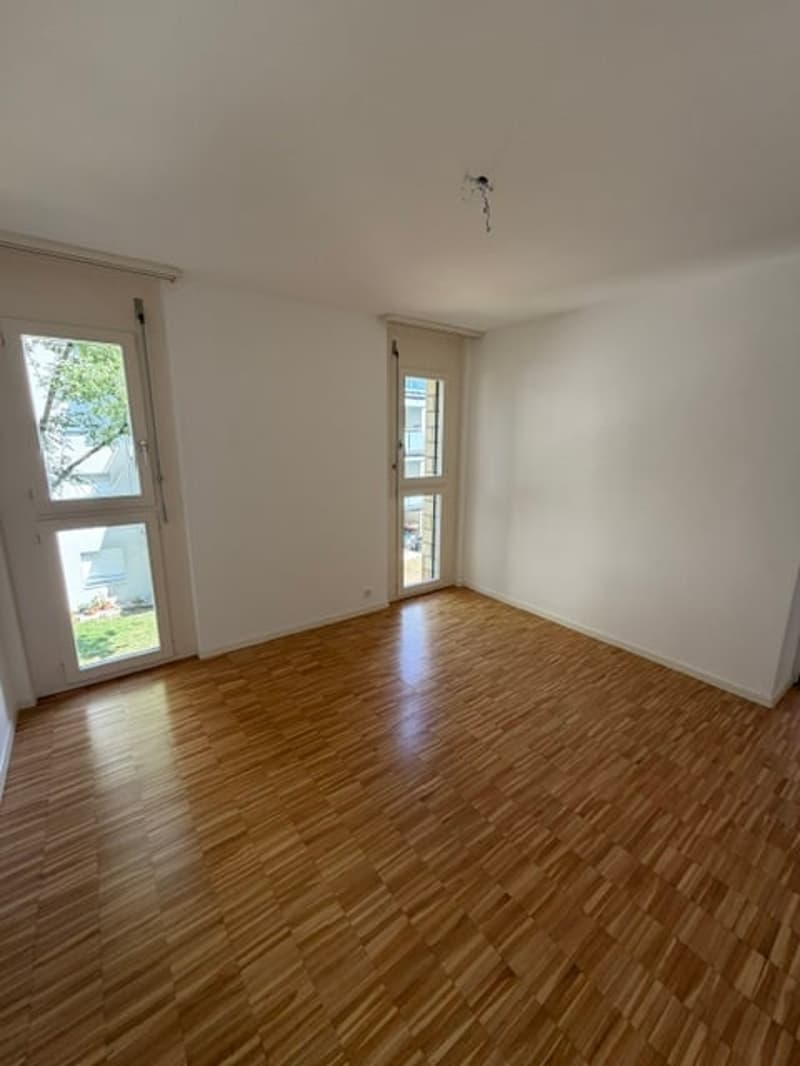 Appartement 4.5 pièces rénové avec balcon à CRESSIER (16)