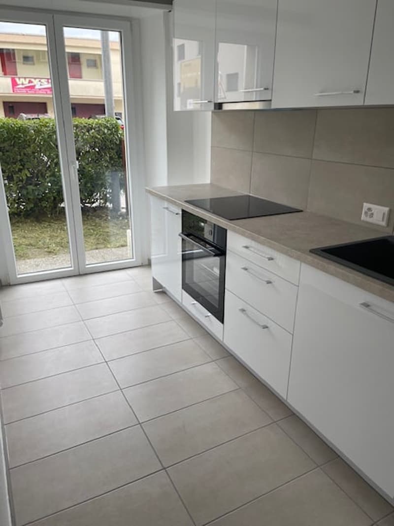 Beau 2pces rénové avec espace extérieur à La Neuveville (1)