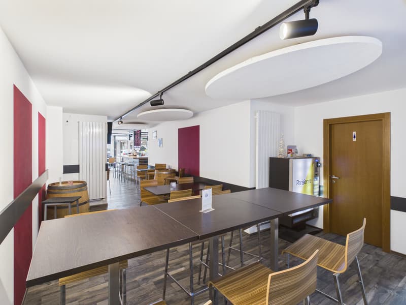 Local commercial à louer à Porrentruy   env. 200 m² avec bar aménagé et grand sous-sol (5)