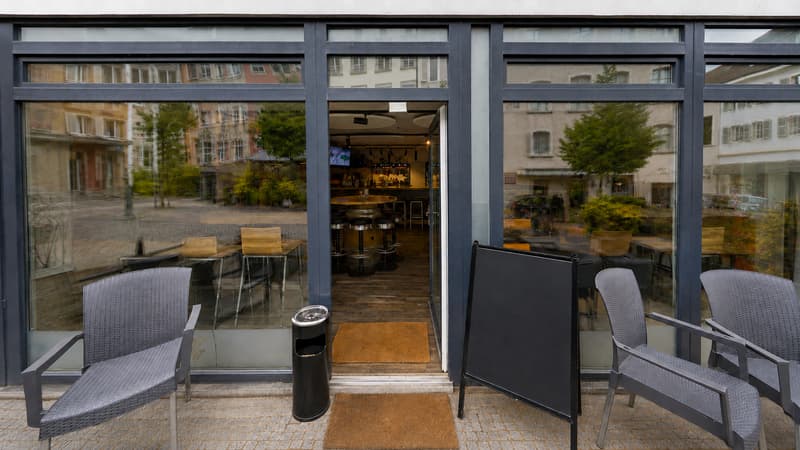 Local commercial à louer à Porrentruy   env. 200 m² avec bar aménagé et grand sous-sol (2)