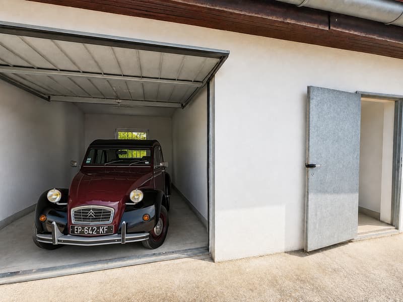 Opportunité unique de 2 maisons mitoyennes avec jardin, terrasse, cave voûtée et garages à Grandfontaine (11)