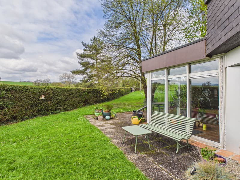 Maison à l'architecture contemporaine unique avec jardin, véranda et grand garage (4)