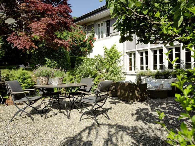 Landhausjuwel mit Charme, verwunschenem Garten und Ausnützungspotenzial (2)