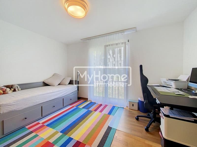 Spacieux appartement de 4,5 pièces avec un grand balcon d'angle dans un environnement résidentiel recherché (13)