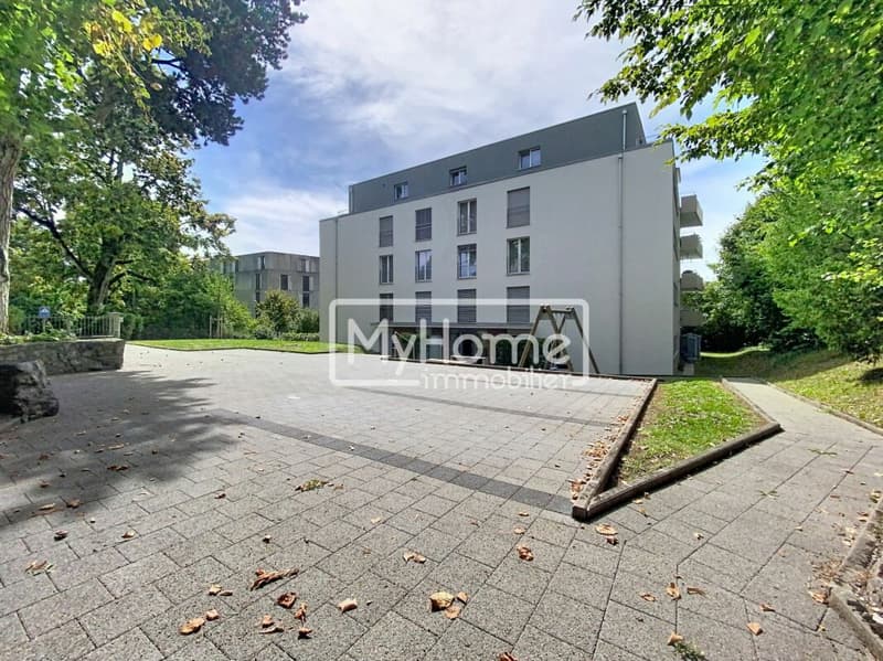 Spacieux appartement de 4,5 pièces avec un grand balcon d'angle dans un environnement résidentiel recherché (18)